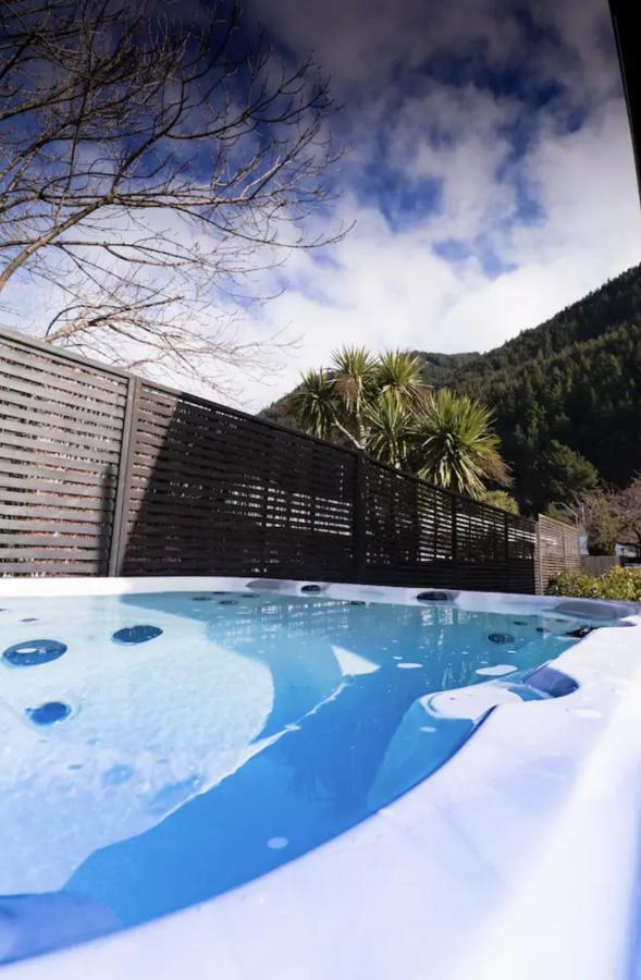 Classy Cabin - In Town - Spa Pool Queenstown Zewnętrze zdjęcie